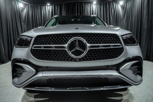 New 2026 Mercedes-Benz GLE 450e 4MATIC image 2