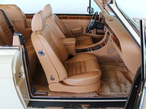 Used 1994 Rolls-Royce Corniche IV image 36