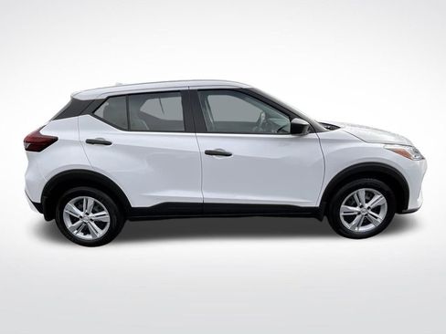 Certified 2025 Nissan Kicks Play S image 8