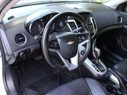 Used 2013 Chevrolet Cruze LT w/ RS Package FWD image 9