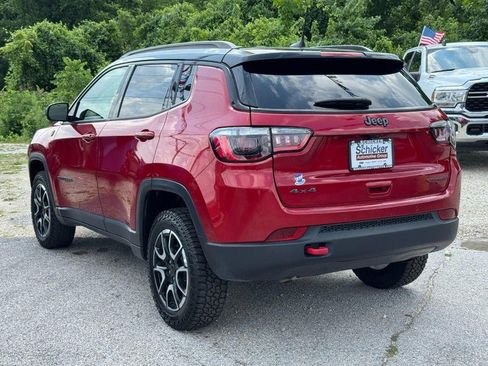 Used 2025 Jeep Compass Trailhawk AWD/4WD image 6