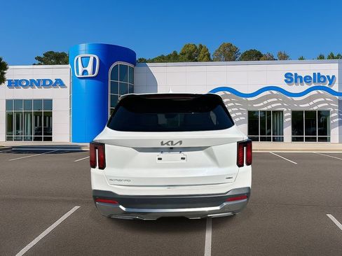 Used 2025 Kia Sorento EX image 7