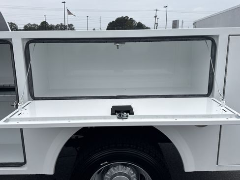 New 2026 RAM 5500 Tradesman w/ Chrome Appearance Group image 28