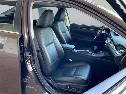 Used 2014 Lexus ES 350 w/ Luxury Package FWD image 8