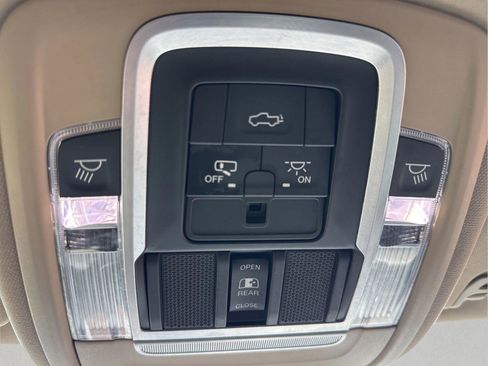 Used 2019 RAM 1500 Laramie AWD/4WD image 44