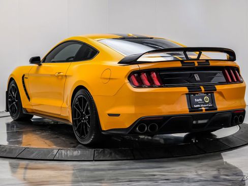 Used 2019 Ford Mustang Shelby GT350 w/ Technology Package image 11