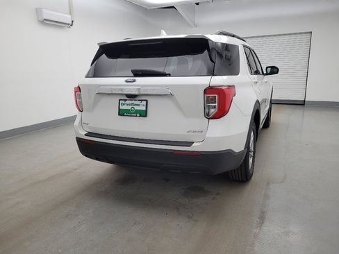 Used 2022 Ford Explorer XLT AWD/4WD image 7