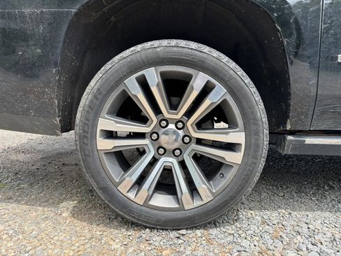 Used 2019 GMC Yukon XL Denali w/ Denali Ultimate Package AWD/4WD image 7