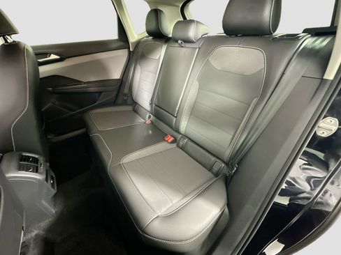 Certified 2022 Volkswagen Taos SE image 22