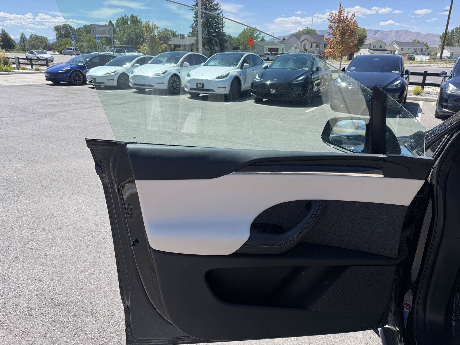 Used 2022 Tesla Model X Plaid AWD/4WD image 11