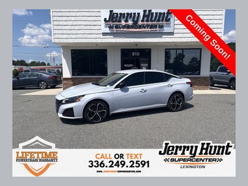 Used 2024 Nissan Altima 2.5 SR AWD/4WD image 1