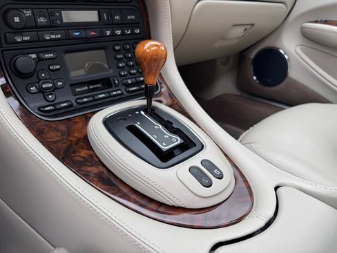 Used 2001 Jaguar XJ Supercharged RWD image 79