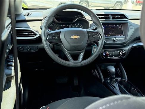 Certified 2023 Chevrolet TrailBlazer LS FWD image 9