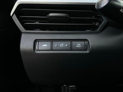 Used 2025 Nissan Altima 2.5 SV image 22