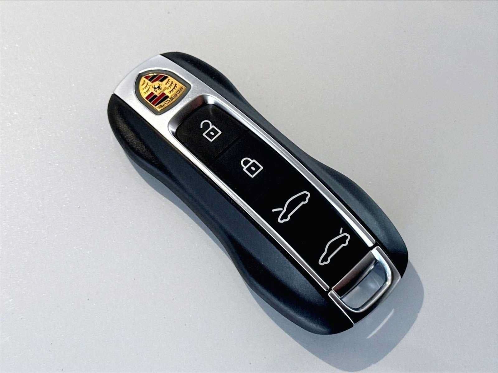 Used 2023 Porsche Taycan 4S AWD/4WD image 35