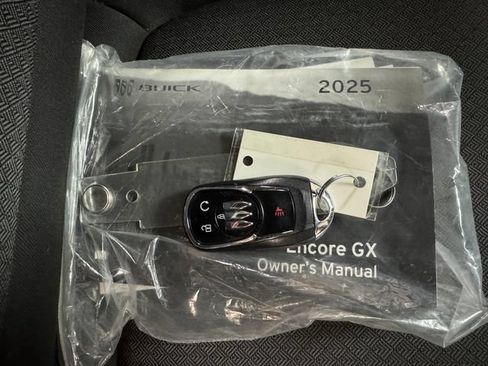 Used 2025 Buick Encore GX Preferred FWD image 25