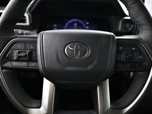 Used 2025 Toyota Tacoma Limited image 34