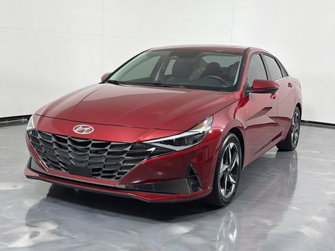 Used 2023 Hyundai Elantra Limited w/ Cargo Package FWD image 9