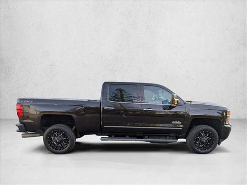 Used 2018 Chevrolet Silverado 2500 High Country w/ Duramax Plus Package image 4