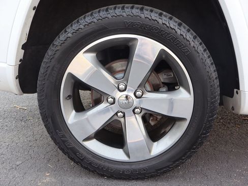 Used 2016 Jeep Grand Cherokee Overland AWD/4WD image 42