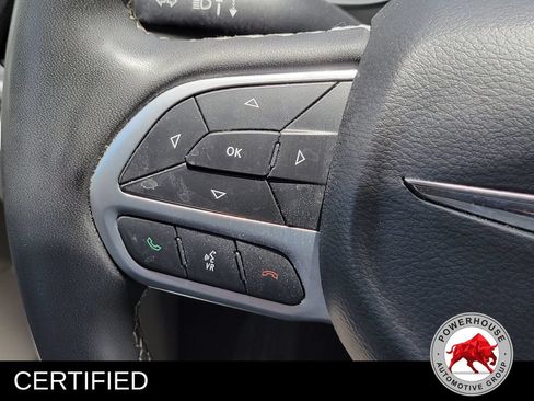 Used 2022 Chrysler Pacifica Touring-L FWD image 29