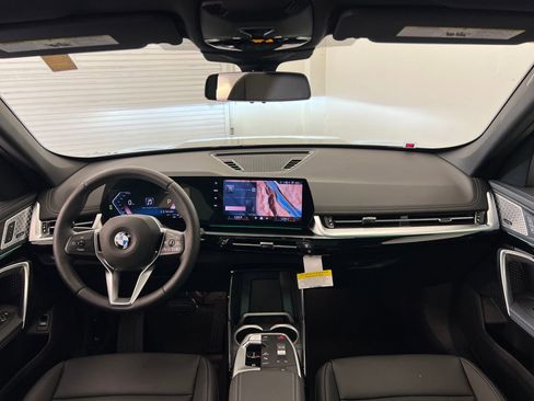 Used 2025 BMW X1 xDrive28i w/ Convenience Package AWD/4WD image 16