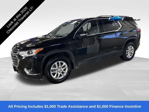 Used 2020 Chevrolet Traverse LT w/ Driver Confidence II Package image 1