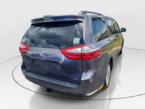 Used 2015 Toyota Sienna XLE w/ XLE Navigation Package FWD image 5