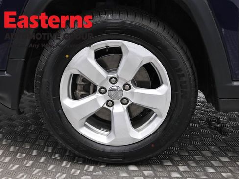 Used 2019 Jeep Compass Latitude FWD image 32