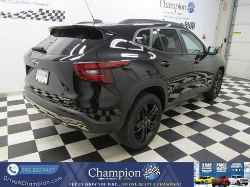 Certified 2025 Chevrolet Trax ACTIV FWD image 10