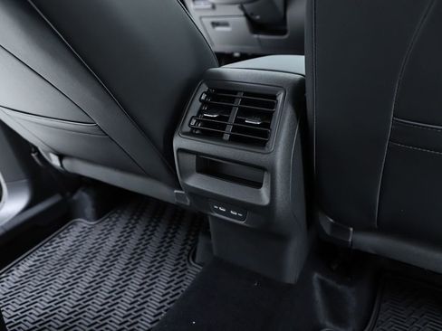 New 2026 Volkswagen Tiguan SE image 76