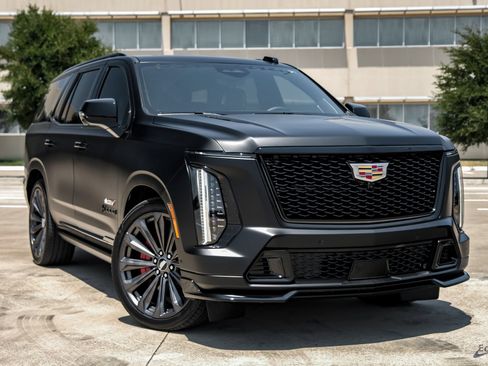 Used 2026 Cadillac Escalade V w/ LPO, Floor Liner Package AWD/4WD image 27