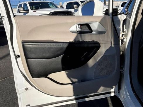 Used 2017 Chrysler Pacifica Touring Plus image 18