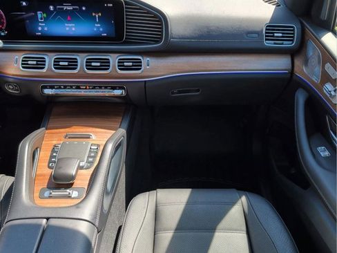 Used 2025 Mercedes-Benz GLS 450 4MATIC image 19