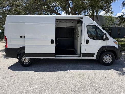 Used 2023 RAM ProMaster 2500 w/ Convenience Group FWD image 5