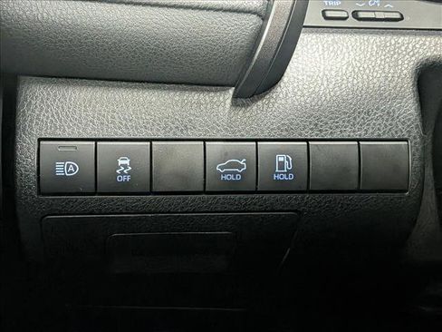 Used 2022 Toyota Camry LE FWD image 16