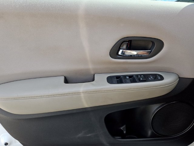 Used 2016 Honda HR-V LX image 27