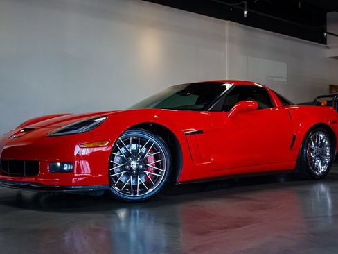 Used 2012 Chevrolet Corvette Grand Sport w/ 2LT Preferred Equipment Group RWD image 1