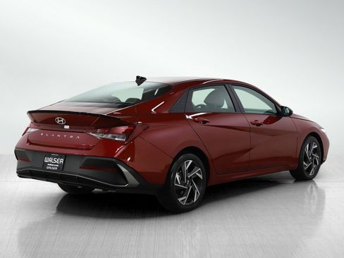 Certified 2025 Hyundai Elantra Sport image 5