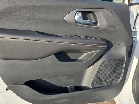 New 2026 Chrysler Voyager LX image 14