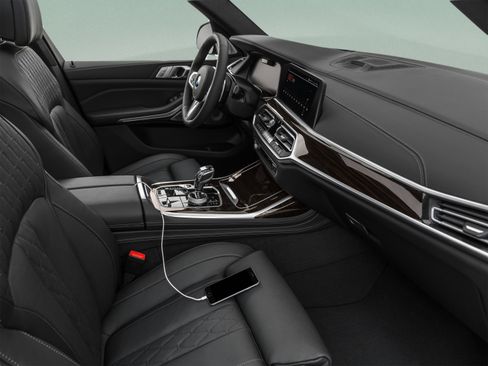 Used 2022 BMW X7 M50i w/ Dynamic Handling Package AWD/4WD image 33