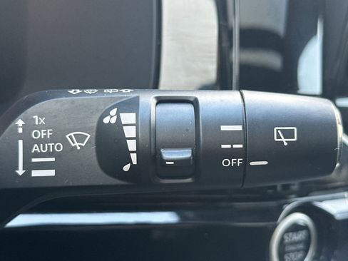 Used 2023 Nissan Pathfinder Platinum image 42