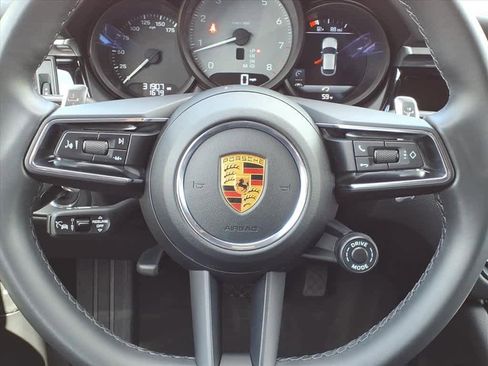 Used 2022 Porsche Macan S image 18