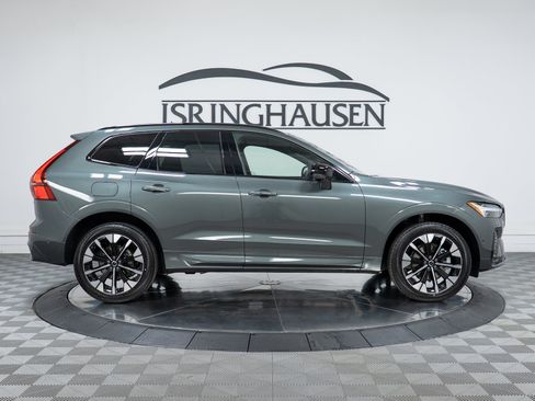 New 2026 Volvo XC60 B5 Plus w/ Climate Package AWD/4WD image 4