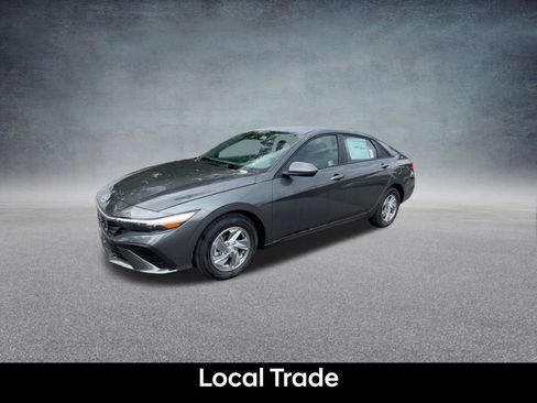 Certified 2025 Hyundai Elantra SE FWD image 10