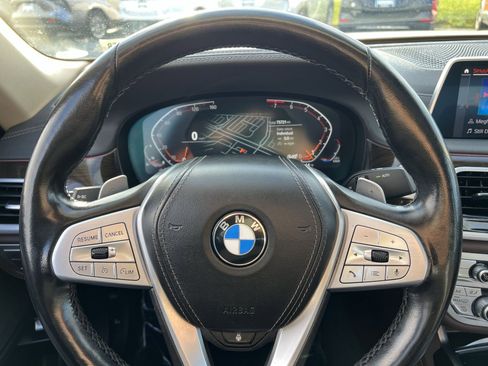 Used 2022 BMW 740i xDrive w/ Premium Package image 16
