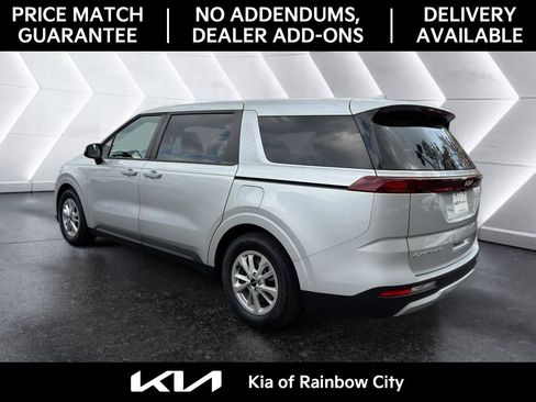 Used 2022 Kia Carnival LX image 6