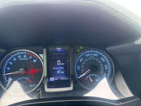 Used 2020 Toyota Tacoma TRD Off-Road image 37