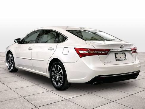 Used 2017 Toyota Avalon XLE Premium w/ All Weather Liner Package FWD image 10