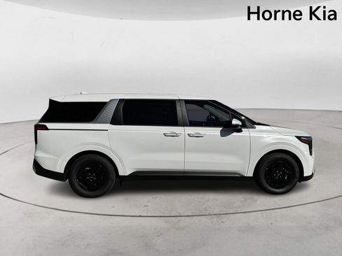 New 2026 Kia Carnival LX image 3